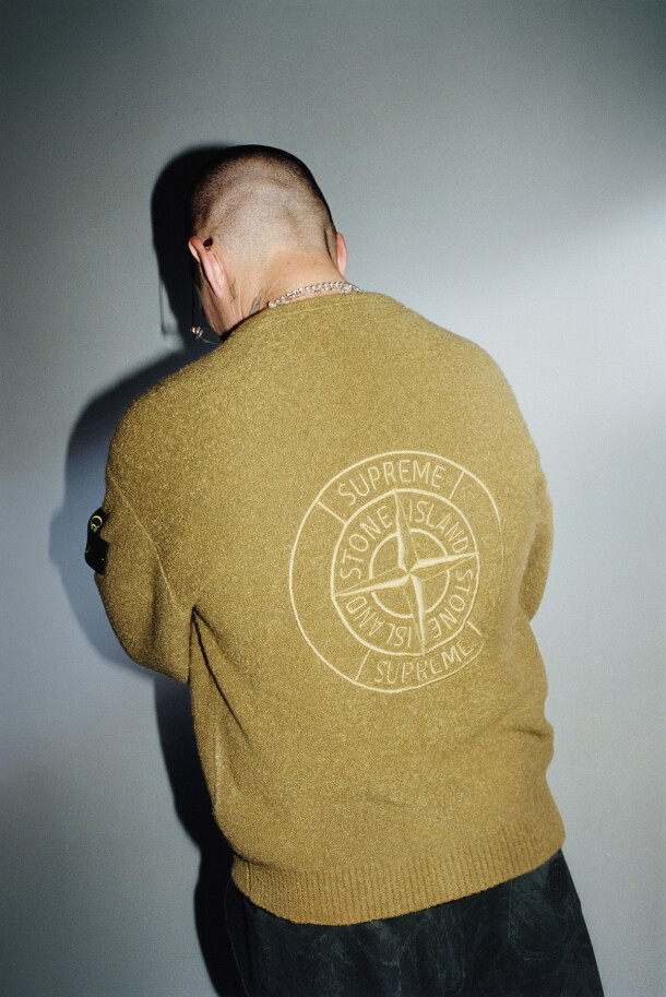 16_stone-island-supreme-aw023024