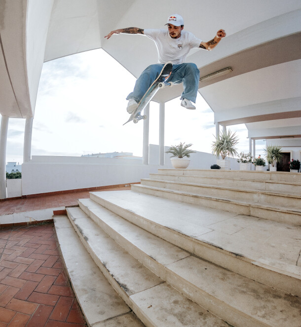 4_gustavo-ribeiro_360kickflip_algarve