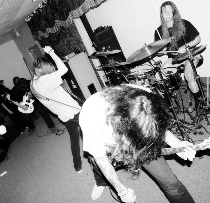 ASkySoBlack share emotive, grungegaze single ‘Boy Like A Bruise’ on New Morality Zine