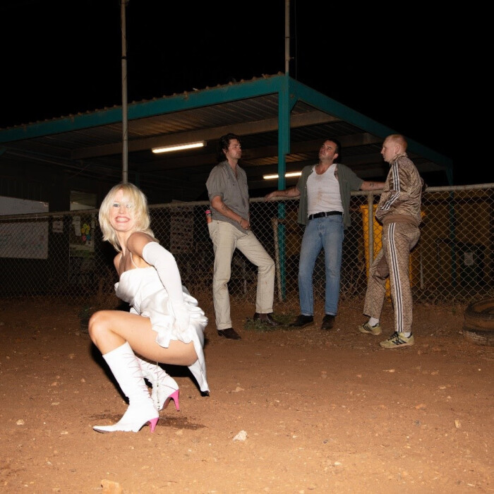 AMYL & THE SNIFFERS ANNUNCIANO IL SINGOLO ‘U SHOULD NOT BE DOING THAT’