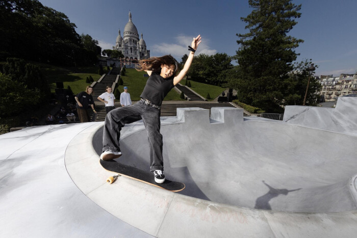 Alla conquista di Parigi unendo skateboarding, arte e musica in uno spettacolare evento al Sacré Coeur