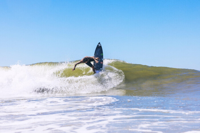 La nuova collezione costumi Hurley 24, tra iconici capi surf e un omaggio allo stile californiano