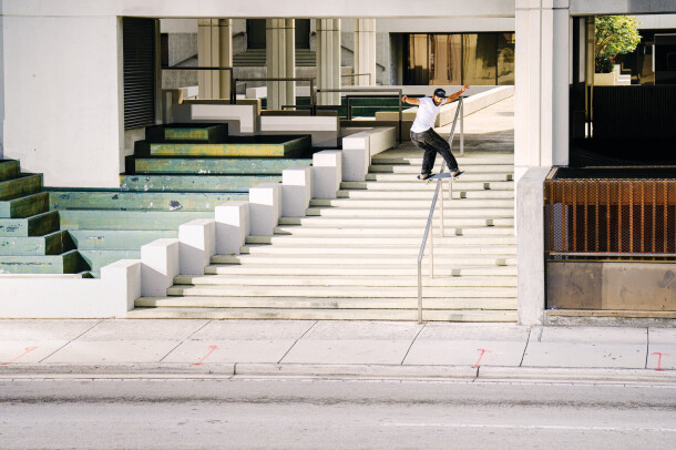 fa24_skate_pedrodelfino_halfcab_pedrodelfino_fsboardslide_09922